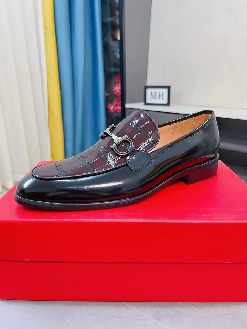 Men's shoes💰500🌸🌸[Ferragamo] Ferragamo's top men's business leather shoes💯Original copy of the official website, the upper is made of imported official website 1:1 material🍁Italian embossed cowhide🇮🇹Imported water-dyed leather lining. It’s definitely not made with ordinary craftsmanship, it’s the model used by celebrities! The factory’s craftsmanship is designed to create the most perfect shoes for trendy men! Code number 38-44 (45 can be customized)